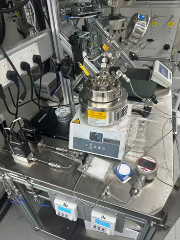 UV-Vis-NIR spectrometer